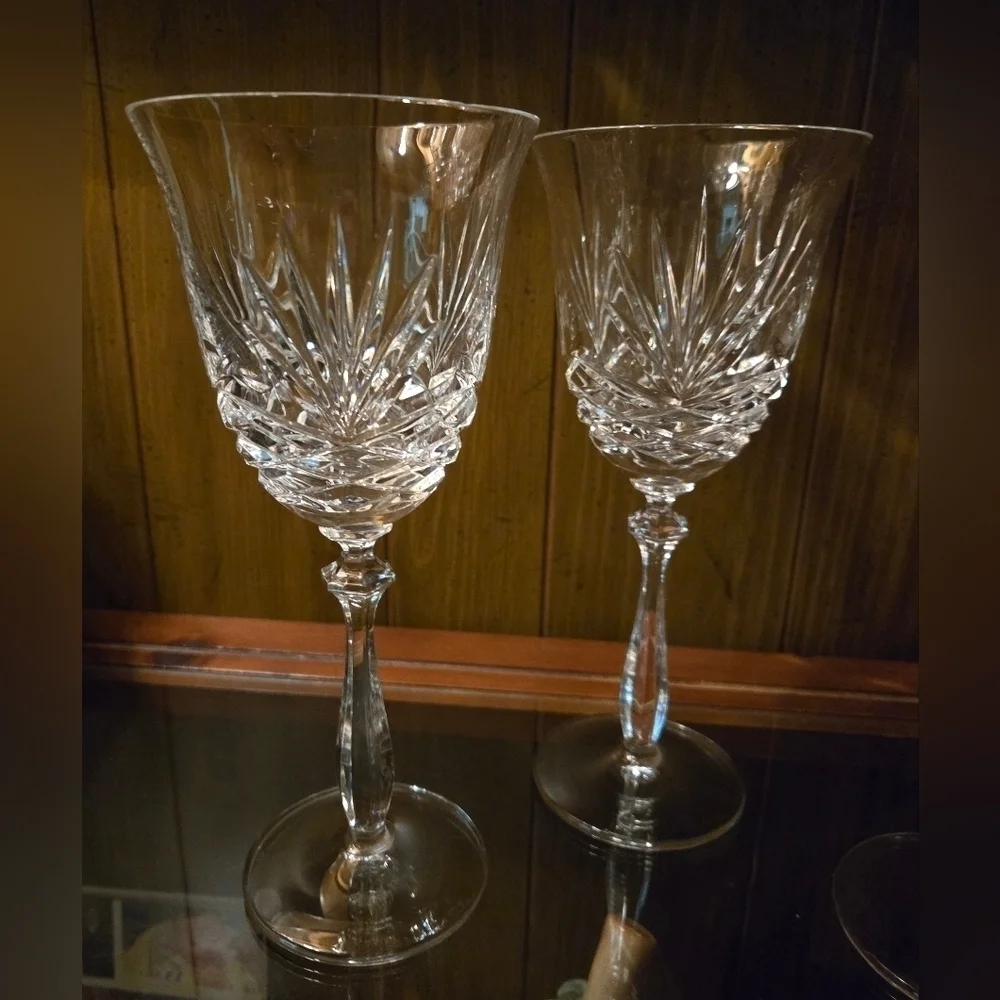 Noritake | Hampton Hall | Crystal Water Goblet Glasses | Set of 3 - Picture 4 of 9